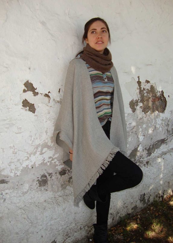 Ruana Baby Alpaca Gris Claro