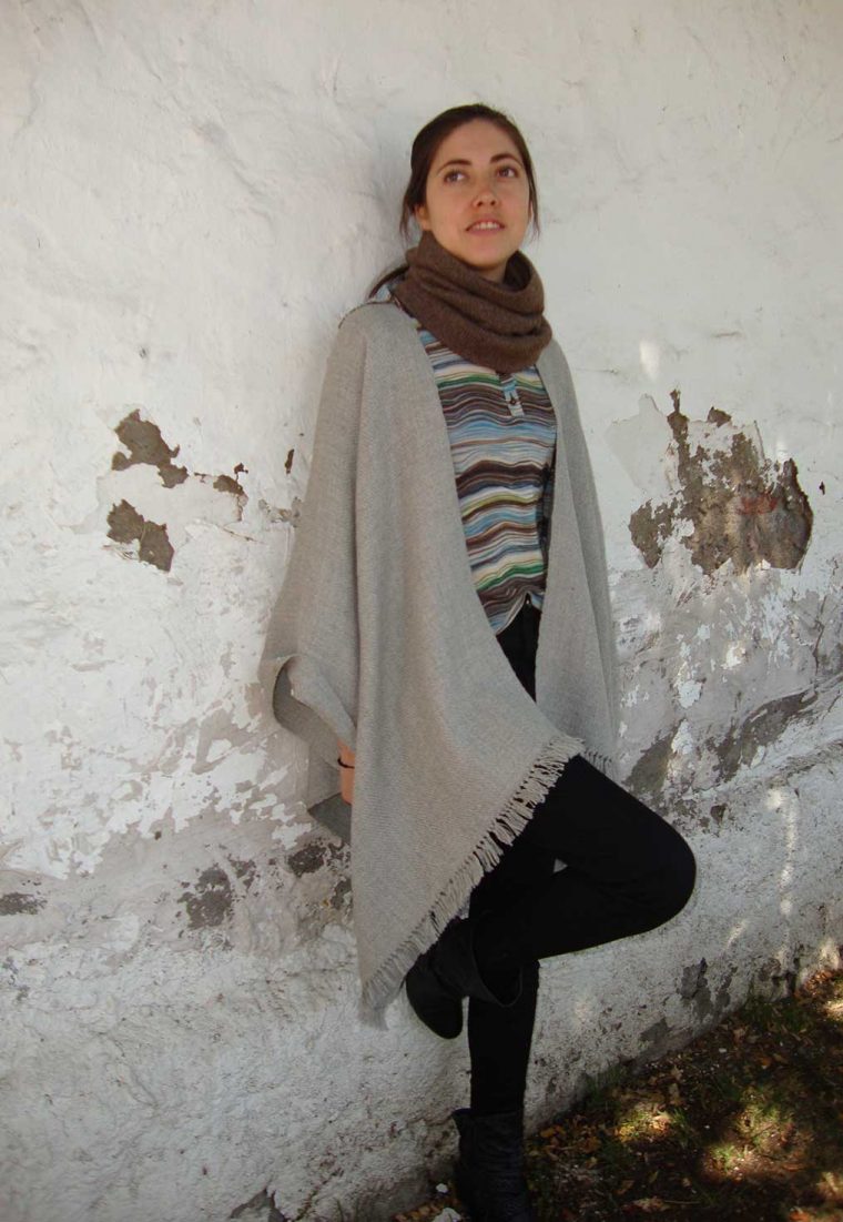 Ruana Baby Alpaca Gris Claro